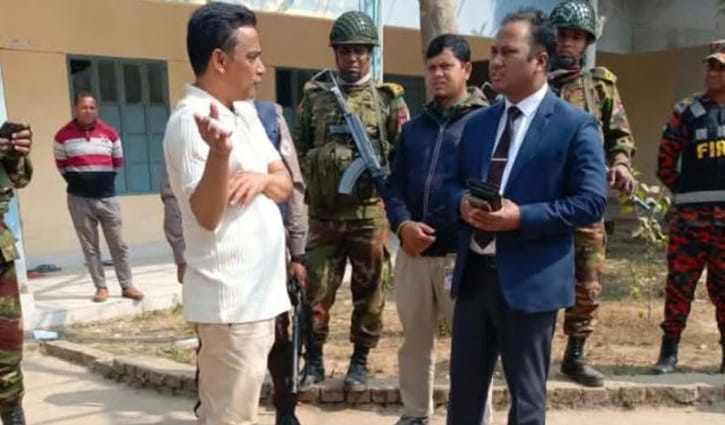 বগুড়ায় অবৈধভাবে কেন্দ্রে প্রবেশ, বিএনপি নেতাকে জরিমানা