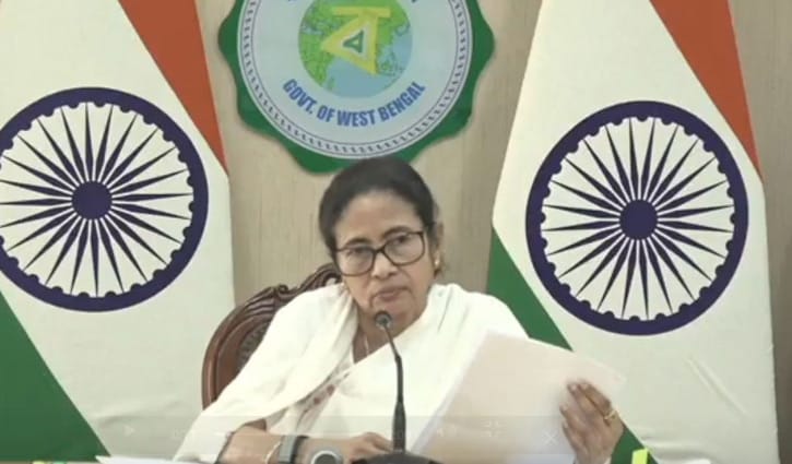 বাংলাদেশের সুষ্ঠ শান্তিপূর্ণ নির্বাচন দেখে আক্ষেপ মমতার 