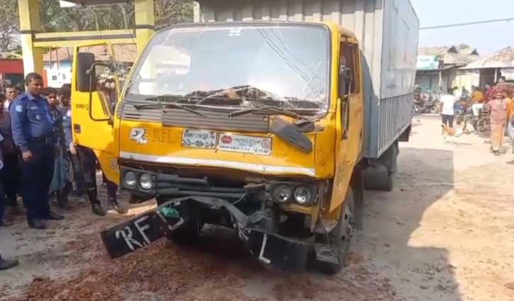 গাইবান্ধায় অটোরিকশায় কাভার্ট ভ্যানের ধাক্কা, নিহত ২ 