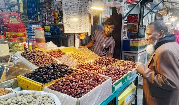 রোজার আগেই মরিচের বড় লাফ, দাম বেড়েছে খেজুরের