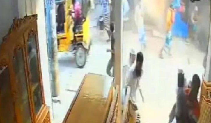 নারায়ণগঞ্জে সেলুনে গ্যাস বিস্ফোরণে দগ্ধ ৩ 