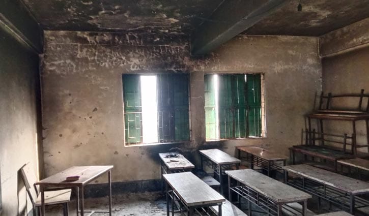 নেত্রকোণায় একাধিক ভোটকেন্দ্রের বুথে অগ্নিসংযোগের অভিযোগ