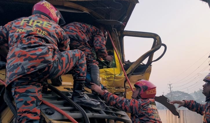 শ্রীনগরে সড়ক দুর্ঘটনায় নিহত ১