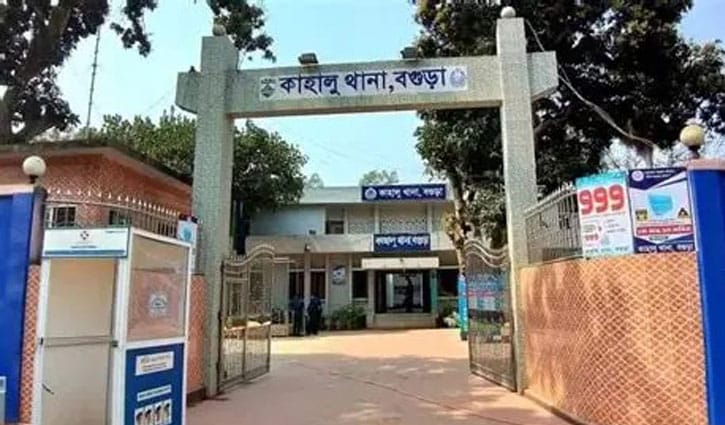 বগুড়ায় সড়কের পাশে মিলল পোশাককর্মীর লাশ