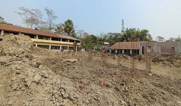 বিএনপি নেতার চাঁদার দাবিতে মাদ্রাসার নির্মাণ কাজ বন্ধ