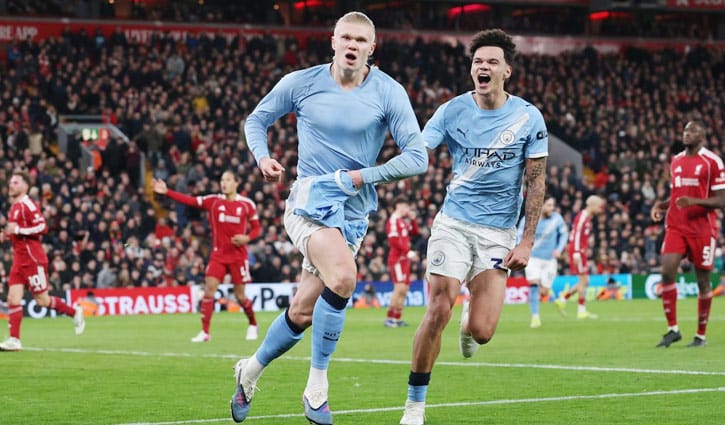 শেষ মুহূর্তের নাটকে অ্যানফিল্ডে সিটির জয়, শিরোপা লড়াইয়ে নতুন প্রাণ