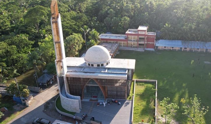 বাগেরহাটের প্রত্যন্ত গ্রামে নান্দনিক মসজিদ