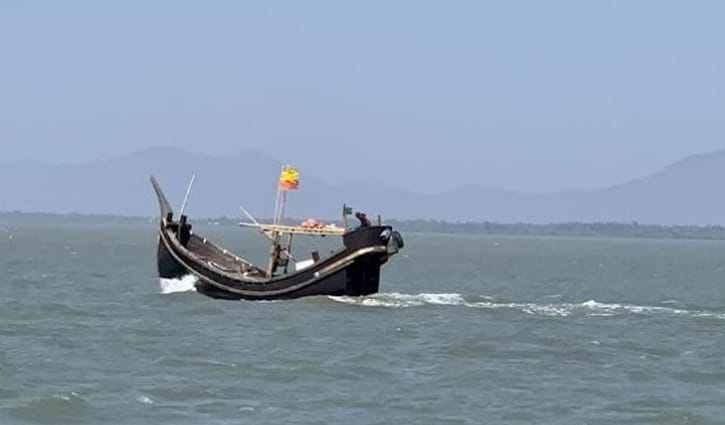 নাফ নদী থেকে ৫ জেলে অপহরণ