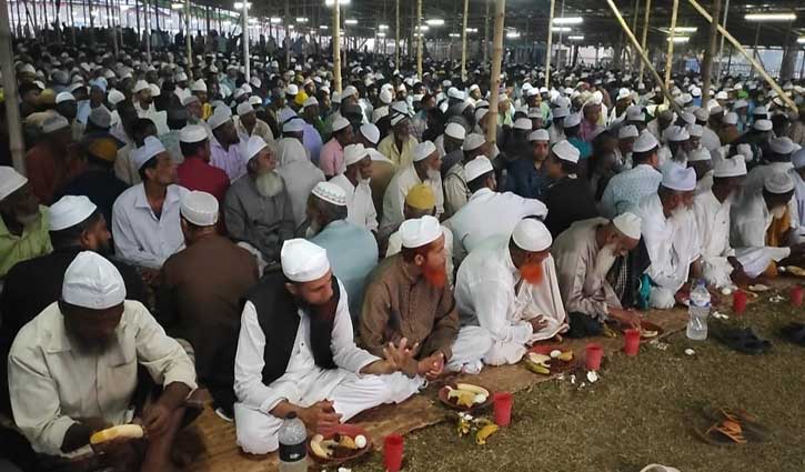 নলতায় সৌহার্দ্যপূর্ণ পরিবেশে ৬ হাজার মুসল্লির ইফতার