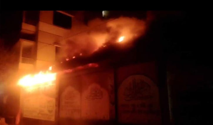 নারায়ণগঞ্জে মাদ্রাসায় ভয়াবহ অগ্নিকাণ্ড, ১০টি কক্ষ পুড়ে ছাই