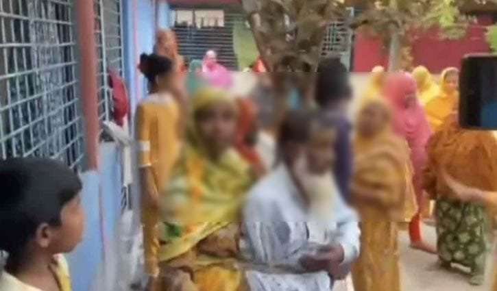 নাটোরে নারীসহ ৪ জনকে গাছে বেঁধে নির্যাতনের অভিযোগ