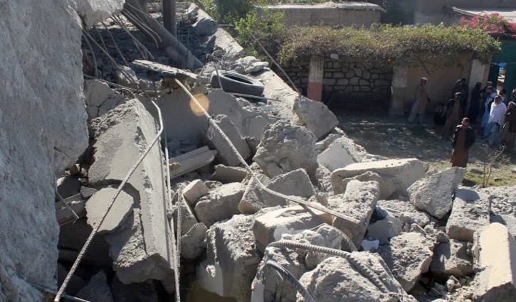 আফগানিস্তানে পাকিস্তানের বিমান হামলা