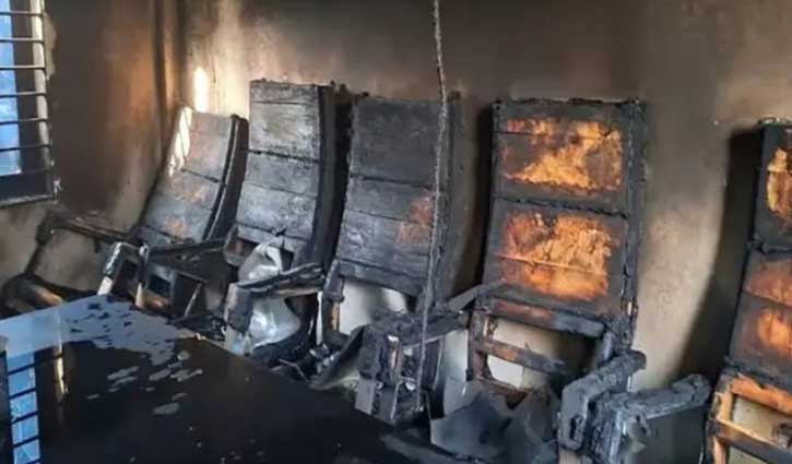 না.গঞ্জে বিএনপির কার্যালয়ে পেট্রোল বোমা নিক্ষেপ