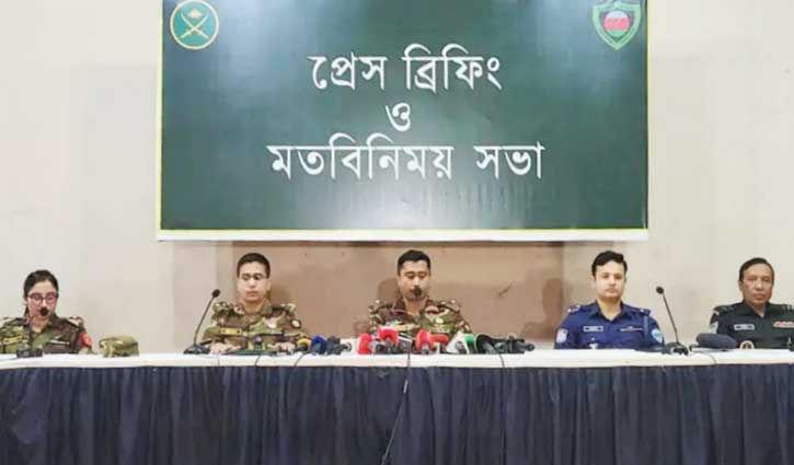 কক্সবাজারে সেনাবাহিনী কঠোর অবস্থানে, নির্ভয়ে ভোট দেওয়ার আহ্বান