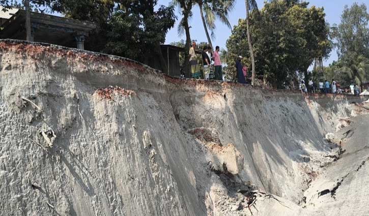 গাজীপুরে উদ্বোধনের আগে সড়কে ধস, তদন্ত কমিটি গঠন 