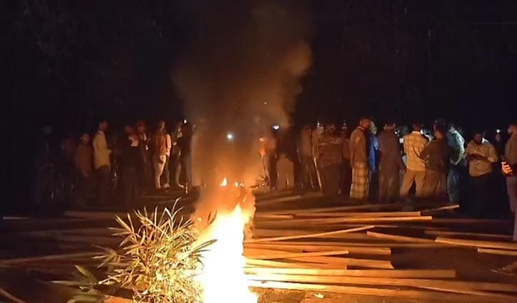 লক্ষ্মীপুরে চোর নিয়ে পুলিশ-এলাকাবাসী সংঘর্ষে আহত ২০