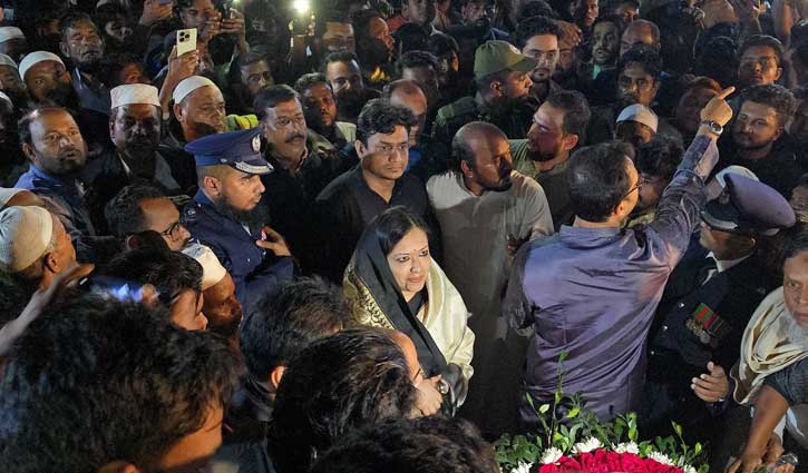 এবার রুমিন ফারহানার সমর্থকের বিরুদ্ধে মামলা