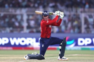 শুরুতে চাপ, শেষে স্বস্তি—স্কটল্যান্ডকে সহজেই হারাল ইংল্যান্ড শুরুতে চাপ, শেষে স্বস্তি—স্কটল্যান্ডকে সহজেই হারাল ইংল্যান্ড