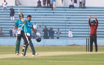তাওহীদের সেঞ্চুরির পর সাব্বিরের ঝড়, জিসানের সেঞ্চুরির সঙ্গে বিধ্বংসী মোসাদ্দেক