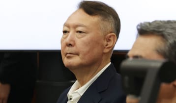 দক্ষিণ কোরিয়ার সাবেক প্রেসিডেন্টের যাবজ্জীবন কারাদণ্ড