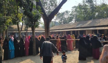 বগুড়ায় ৩ ঘণ্টায় ভোট পড়েছে ৩৫ শতাংশ: রিটা‌র্নিং কর্মকর্তা