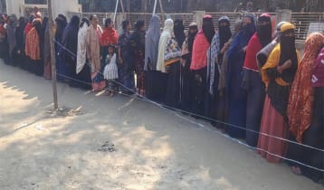 নীরবতা ভেঙে ৫৬ বছর পর ভোটকেন্দ্রে রূপসার নারীরা