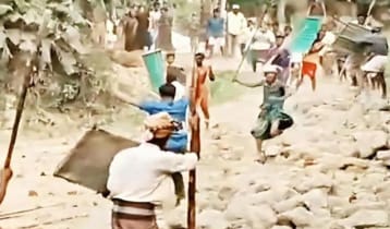 জমিতে গরু বাঁধা নিয়ে সংঘর্ষে আহত ৩০