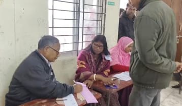 বিদায়বেলায় ভোটকেন্দ্রে গিরীলাল, পেলেন না শিক্ষার্থীদের ফুলেল শুভেচ্ছা