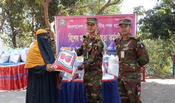 খাগড়াছড়িতে সেনাবাহিনীর মানবিক সহায়তা প্রদান