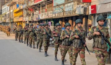 খাগড়াছড়ির তিনটি কেন্দ্রে নির্বাচনি সরঞ্জাম যাচ্ছে হেলিকপ্টারে