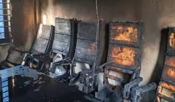 না.গঞ্জে বিএনপির কার্যালয়ে পেট্রোল বোমা নিক্ষেপ না.গঞ্জে বিএনপির কার্যালয়ে পেট্রোল বোমা নিক্ষেপ