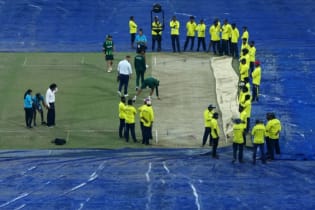পাকিস্তান-নিউ জিল্যান্ড ম্যাচে বৃষ্টির হানা