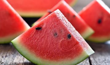 ইফতারে তরমুজ: সত্যিই কী স্বাস্থ্যের জন্য ভালো?
