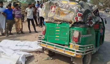 কুষ্টিয়ায় অটোরিকশায় ট্রাকের ধাক্কায় নিহত ৫