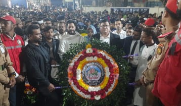 বাগেরহাটে ভাষা শহীদদের শ্রদ্ধা জানাতে জনতার ঢল