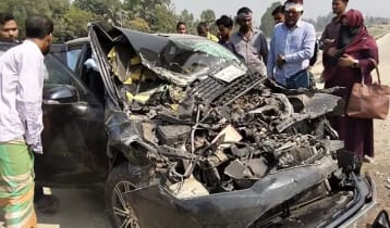 টাঙ্গাইলে প্রাইভেটকার-ভ্যান সংঘর্ষে নিহত ১