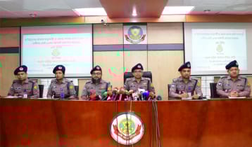 দুই নারীসহ হানিট্র্যাপ চক্রের ১২ সদস্য গ্রেপ্তার