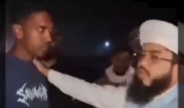 চাঁদাবাজকে হাতেনাতে ধরলেন এমপি 