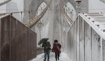 ভয়াবহ তুষারঝড়ে থমকে গেছে নিউ ইয়র্ক, ঝুঁকিতে ৫ কোটি মানুষ