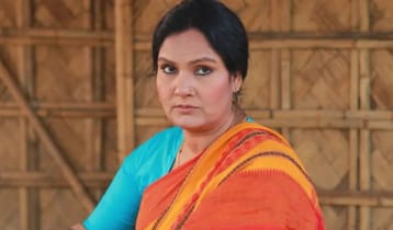 ‘আব্বার কবর আমার বুকের জায়গার চেয়ে বড় না’