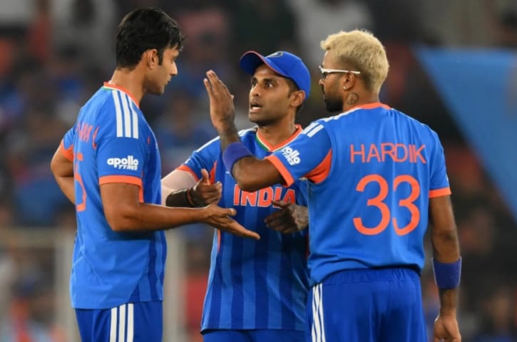 অভিষেকের ডাকের হ্যাটট্রিকের ম্যাচে ভারতের প্রত্যাশিত জয়