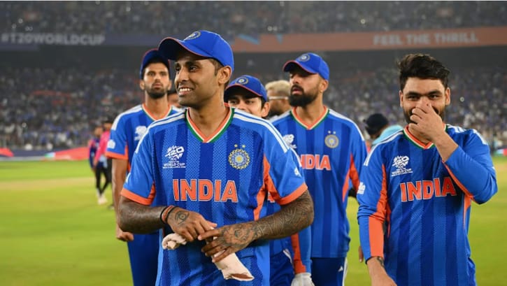 ভারতকে বিশ্বকাপের সেমিফাইনালে দেখেন না আমির