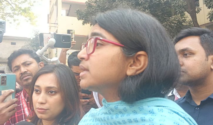 পোলিং এজেন্টকে কেন্দ্রে ঢুকতে না দেওয়ার অভিযোগ তাসনিম জারার