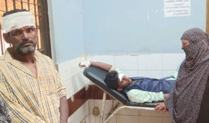 ব্রাহ্মণবাড়িয়ায় বাসচাপায় মা-ছেলে নিহত, আহত ৩