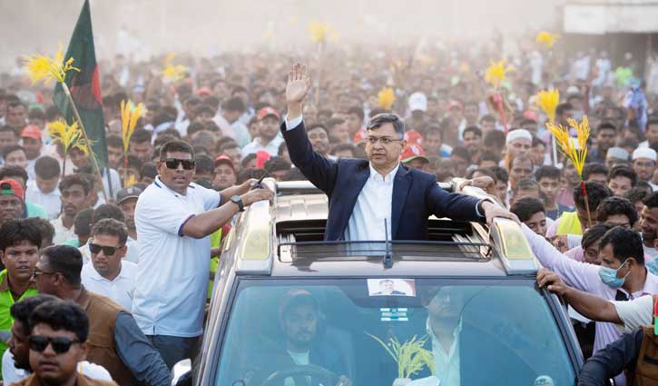 সালাহউদ্দিনের গণমিছিলে মানুষের ঢল, জনগণকে ঐক্যবদ্ধ হওয়ার আহ্বান