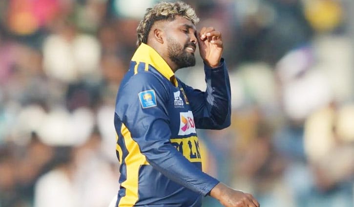 বিশ্বকাপ থেকে ছিটকে গেলেন হাসারাঙ্গা