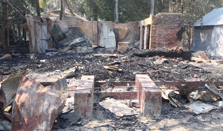 বাগেরহাটে যুবদল নেতার বাড়িতে আগুন