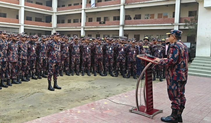 যে কোনো নাশকতা সৃষ্টির অপচেষ্টা প্রতিহত করা হবে: বিজিবি মহাপরিচালক