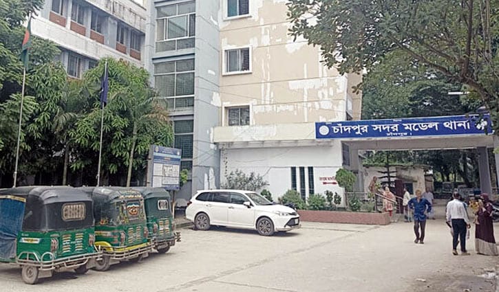 নিজ দলের ৫ কর্মীকে পুলিশের হাতে তুলে দিলেন নবনির্বাচিত এমপি