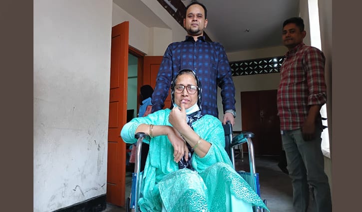 ‘কষ্ট হলেও ভোট উৎসব থেকে বঞ্চিত থাকতে চাইনি’